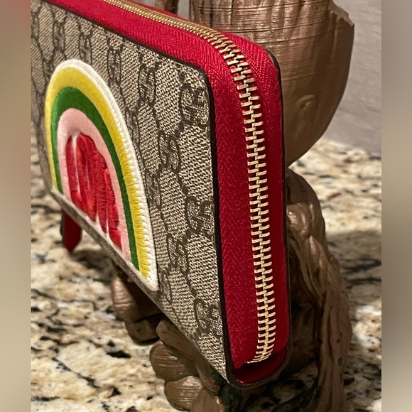 Gucci Supreme Monogram Rainbow Love Zip Around Wallet - Picture 5 of 12